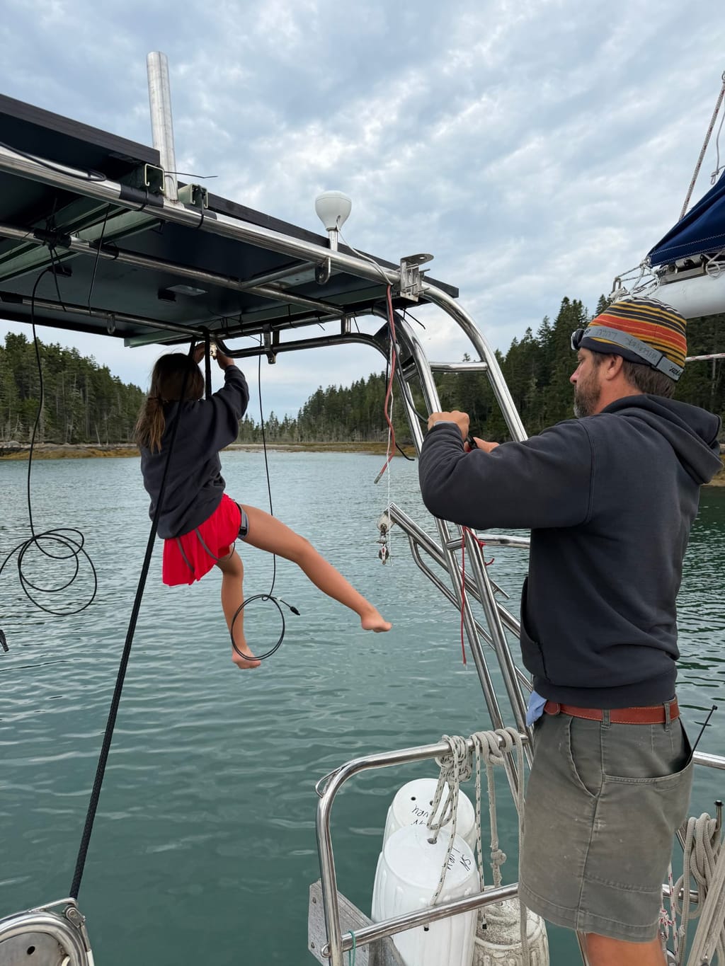 Again, little people are veyr helpful on boats!