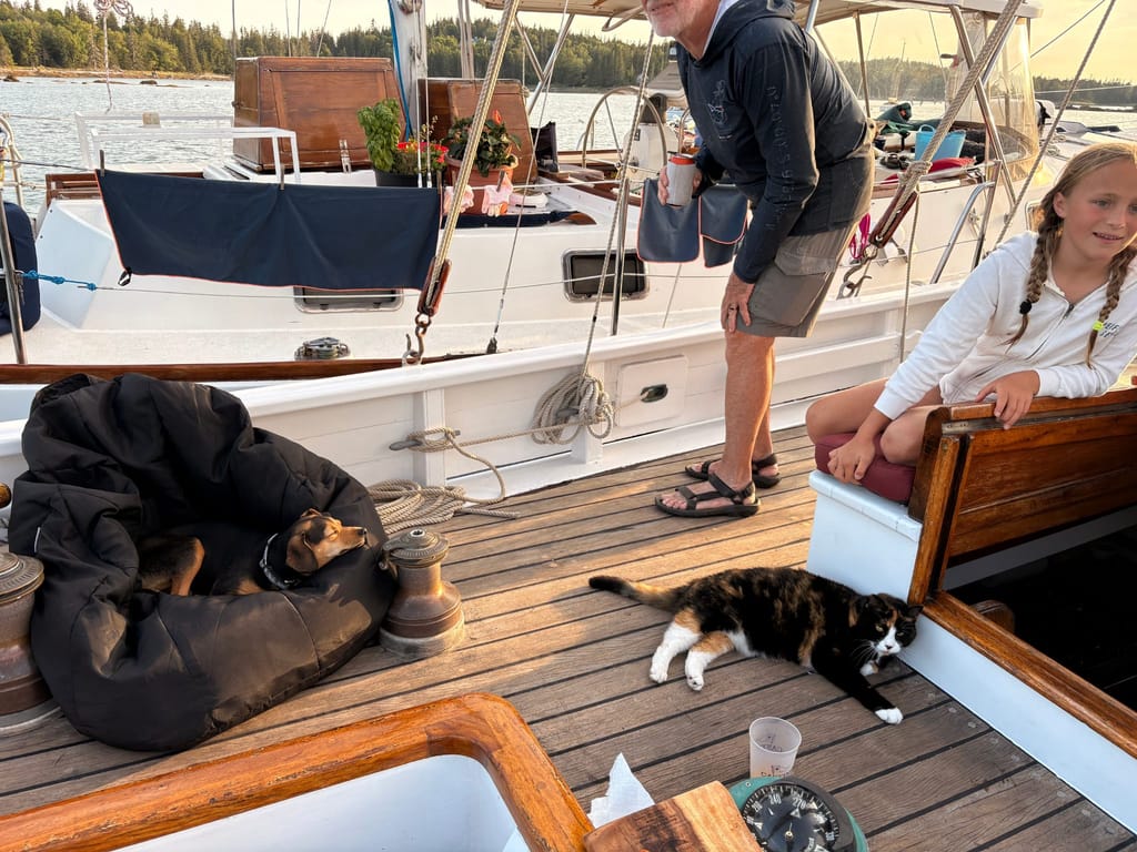 Ronda loved visiting other boats, aboard Hesper